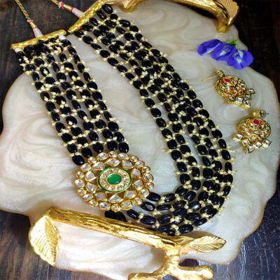 Shimmering Fancy Women Necklaces & Chains